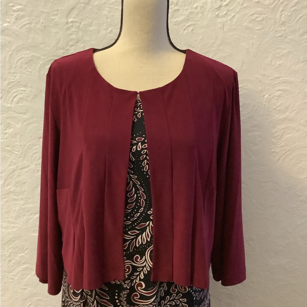 Elegant Burgundy and Black Maxi Dress with Jacket - Picture 3 of 9